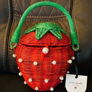 Kate Spade x Target Strawberry Basket Bag
NWT 🍓